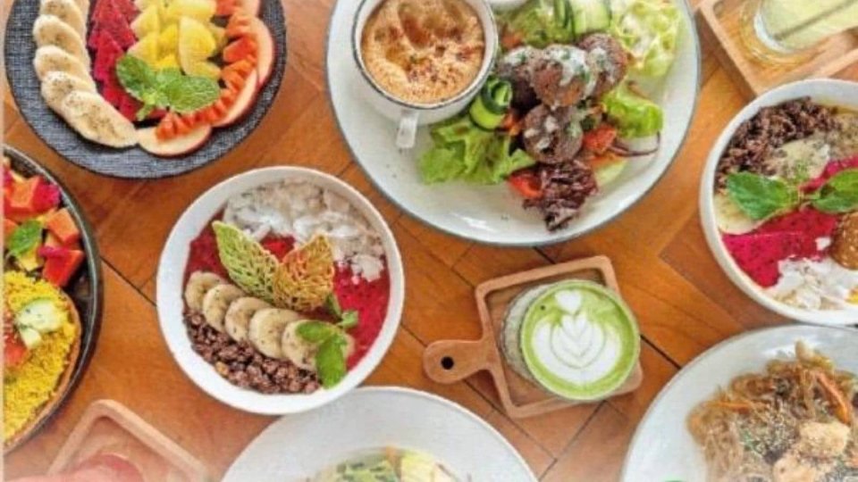 Organic menu dishes at Slavic Roots Cafe & Eatery in Berawa Canggu, Bali
