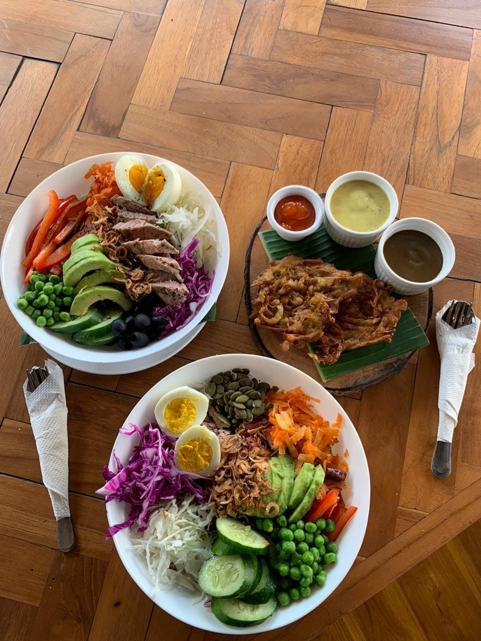 Organic healthy breakfast bowls at Slavic Roots Cafe & Eatery in Berawa, Canggu, Bali